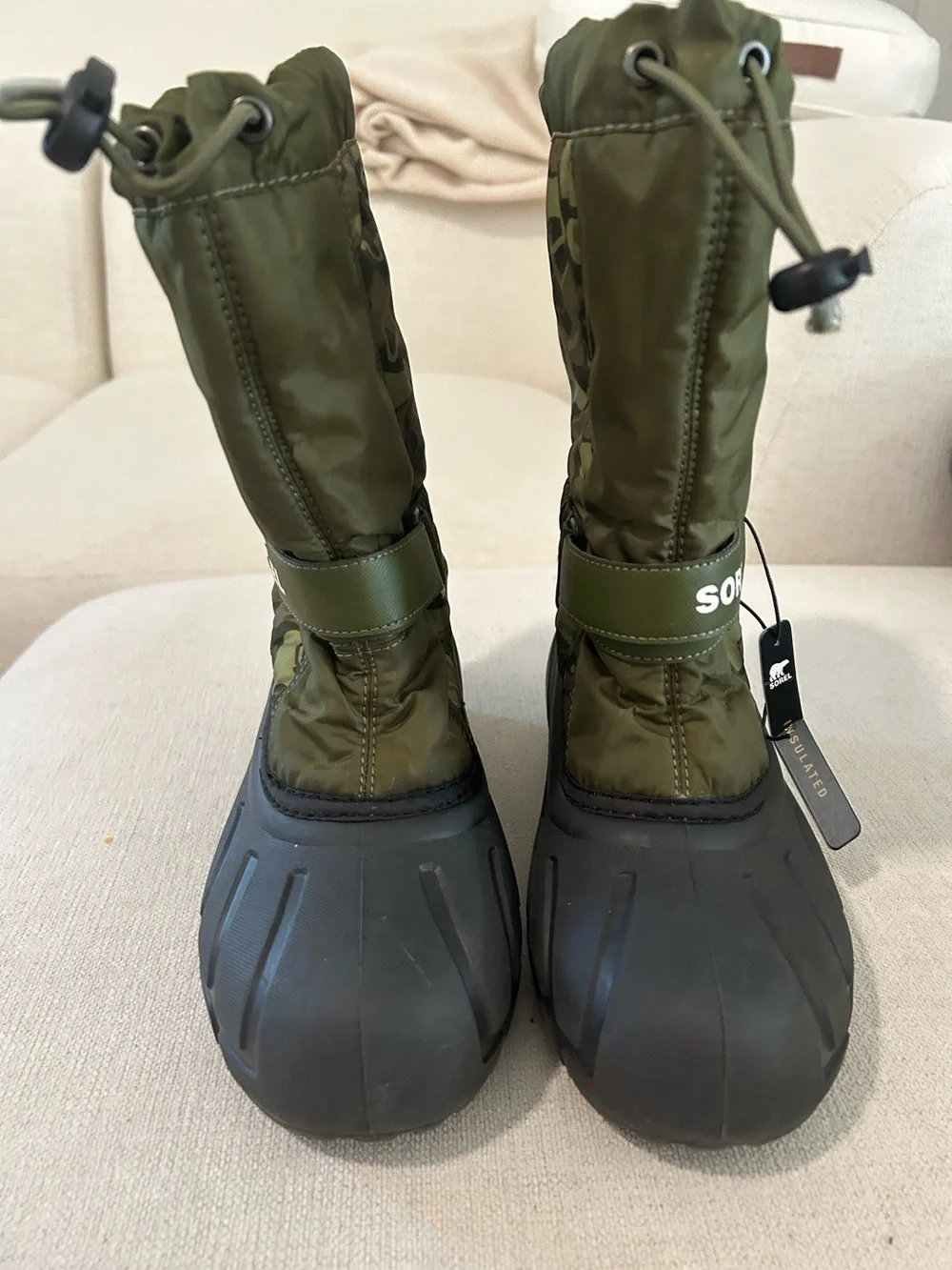 Sorel Kids Flurry printed snow boots, Utility Green, Size Kids 5, Preowned.